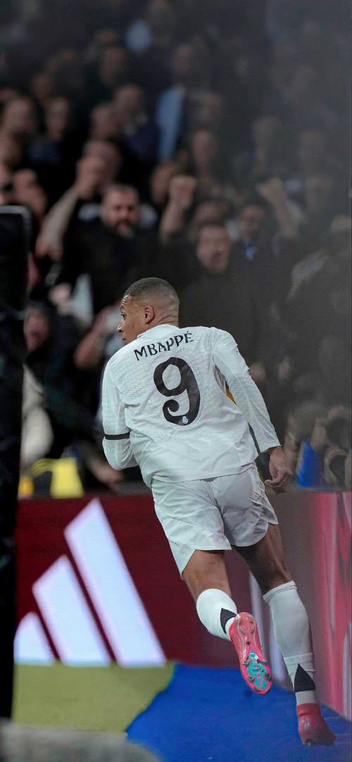 德天空：拜仁重新关注杰里米-雅凯，切尔西也兴