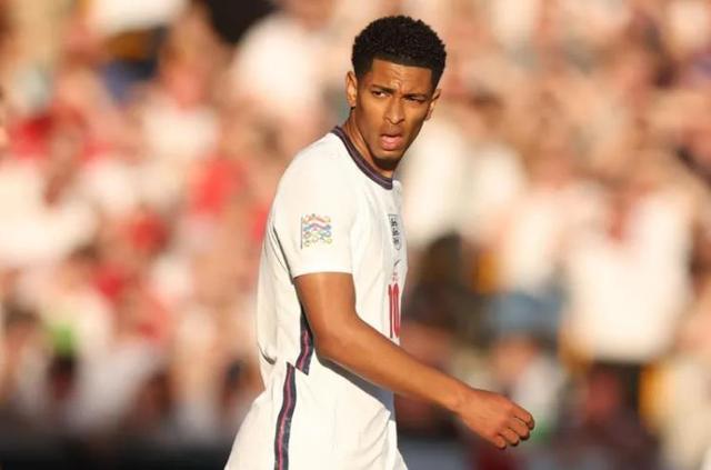 西甲：塞维利亚3-2逆转瓦伦西亚