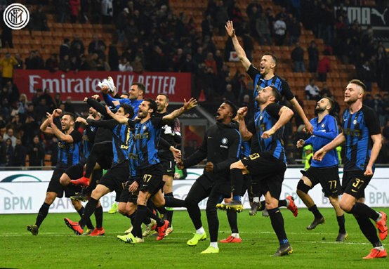 鲍尔17+5+5曼20分 黄蜂9人上双狂胜爵士55分